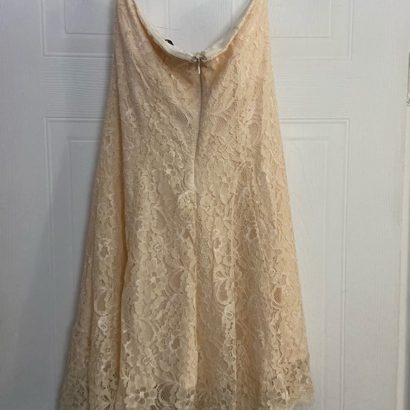 Dress - Picture 2 of 4